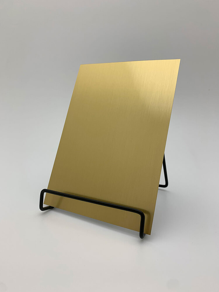 Panneau décoratif WallFace aspect métal 15298 Brass brushed matt AR auto-adhésif or Panneau décoratif WallFace aspect métal 15298 Brass brushed matt AR auto-adhésif or