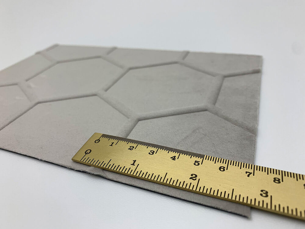 Panneau décoratif WallFace nid d’abeille aspect textile 22712 COMB VELVET Pearl auto-adhésif gris Panneau décoratif WallFace nid d'abeille aspect textile 22712 COMB VELVET Pearl auto-adhésif gris