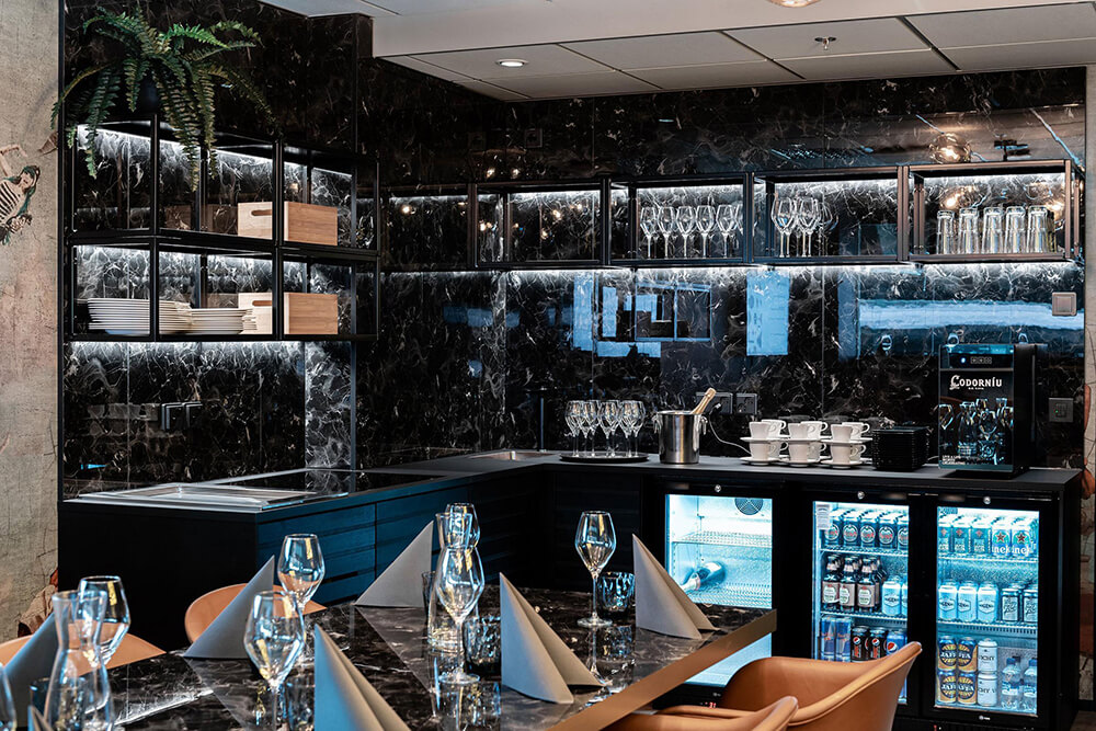 Pannello murale WallFace aspetto vetro e marmoreo 19341 MARBLE Black AR+ autoadesivo nero grigio Pannello murale WallFace aspetto vetro e marmoreo 19341 MARBLE Black AR+ autoadesivo nero grigio